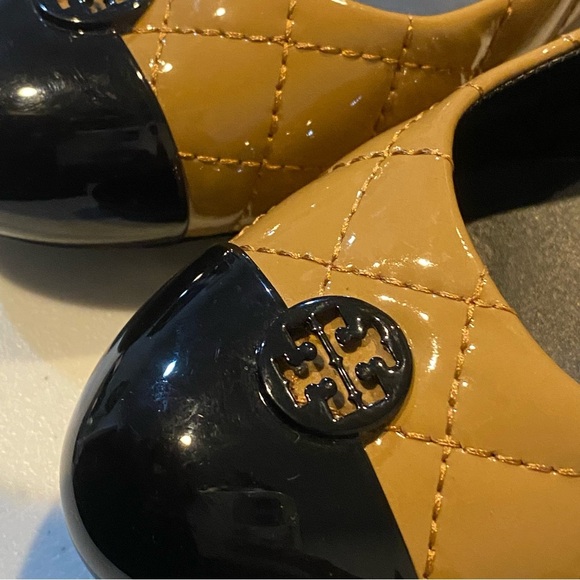 TORY BURCH Kaitlin Camel Quilted Patent Leather Pumps - Picture 5 of 15